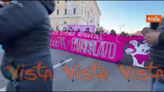 "Giulietta non temere", il canto transfemminista delle attiviste al corteo di Roma