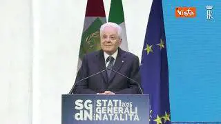 Mattarella: "Giovani in ritardo nel costruire famiglia, colpa della precarietà"