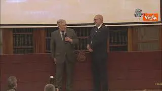 Piani pace Ucraina, Tajani: Trump farà di tutto per la tregua, vuole il Nobel per la pace