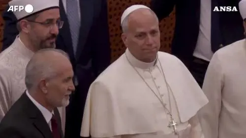 Papa Leone XIV in visita alla Moschea Blu: il video