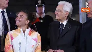 Mattarella accoglie la Fiamma Olimpica al Quirinale
