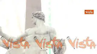 Milano Cortina 2026, il passaggio delle Frecce Tricolori all'accensione del braciere olimpico