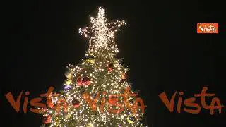 Natale 2025, il momento dell'accensione dell'albero a Piazza del Popolo