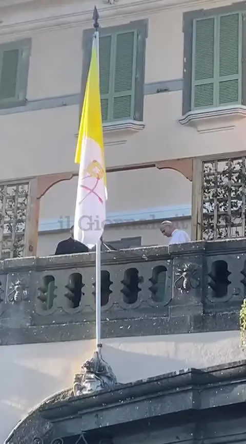 Zelensky e Papa Leone in balcone: il video esclusivo