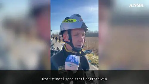 Auto contro corriera, un morto e nove feriti