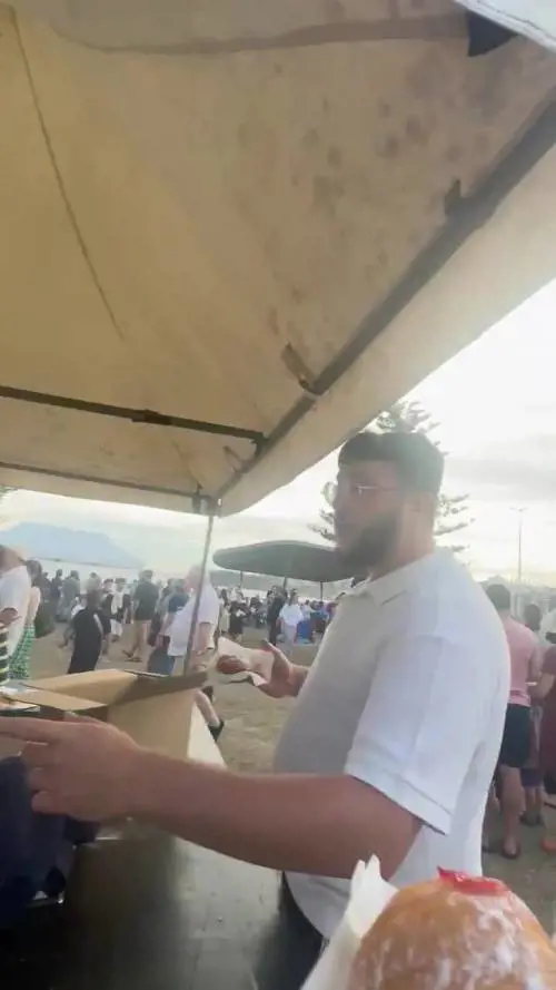 Risate e cibo, poi le pallottole: i minuti prima dell'attentato a Sidney