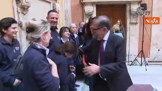 La Russa: Stupido chi offende il Natale, rispondiamo con ironia