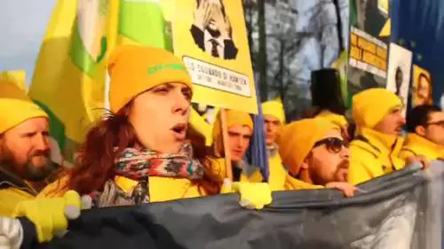 Tagli alla Pac, la protesta degli agricoltori: Coldiretti sfida l’Europa a Bruxelles