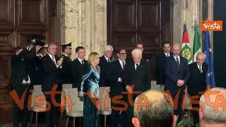 "Buon 2026", poi applauso e strette di mano per Mattarella allo scambio degli auguri al Quirinale