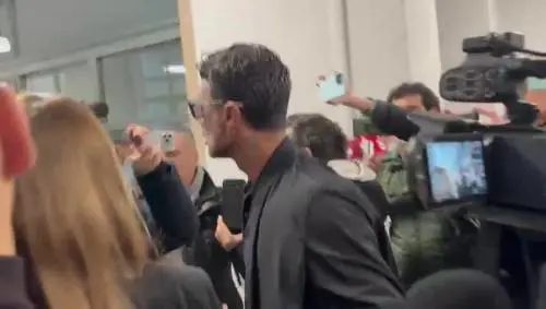 Fabrizio Corona all’arrivo in tribunale a Milano