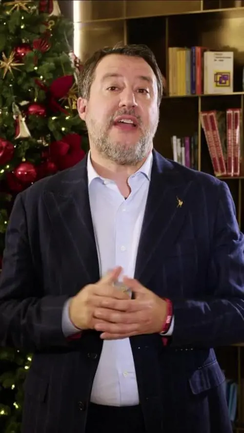 Salvini: "Tanti auguri, io felice per il primo Natale da assolto dopo 5 anni"