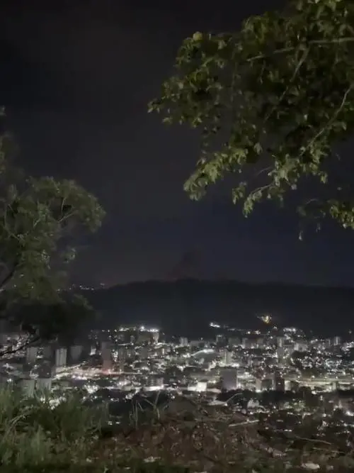 Le esplosioni nella notte a Caracas