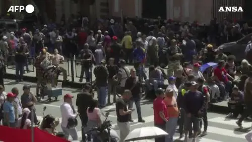 Manifestazioni a Caracas e Washington dopo il blitz americano