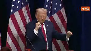 L'iconico ballo di Donald Trump al Kennedy Center a Washington davanti ai deputati repubblicani