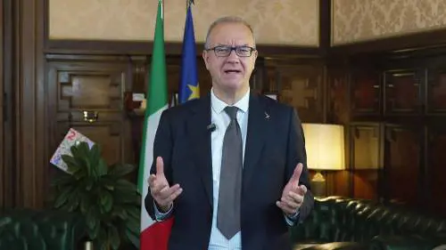 Il ministro Valditara sul tricolore: "Rappresenta la nostra storia, dobbiamo rispettarlo e onorarlo" 