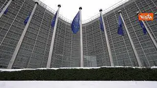 Neve a Bruxelles, ecco Palazzo Berlaymont, sede della Commissione Ue, imbiancato