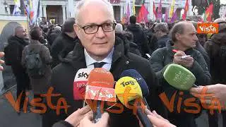 Proteste Iran, Gualtieri: "Importante far sentire vicinanza di Roma a chi sfida un regime brutale"