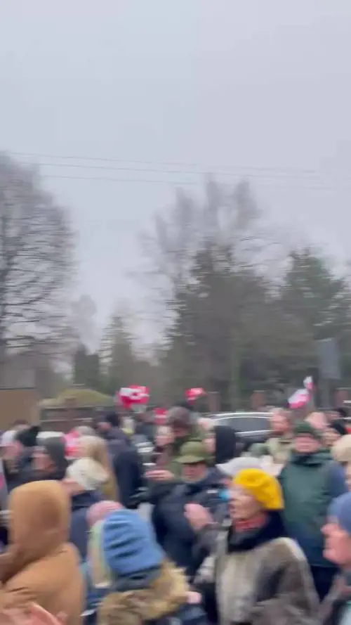 "La Groenlandia non è in vendita". A Copenaghen marcia anti-Trump davanti all'ambasciata Usa