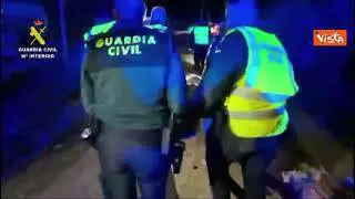 Schianto tra due treni in Spagna, almeno 39 morti e 150 feriti. I soccorsi dopo l'incidente