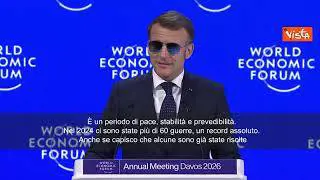 Macron scherza a Davos: È un periodo di pace, stabilità e prevedibilità
