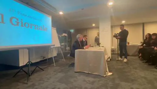 La commozione di Tajani per Crans-Montana: "Ho parlato da padre: davanti al dolore non esistono discorsi"