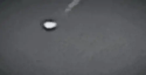 Misterioso velivolo triangolare sopra l'Area 51: il video registrato dal documentarista