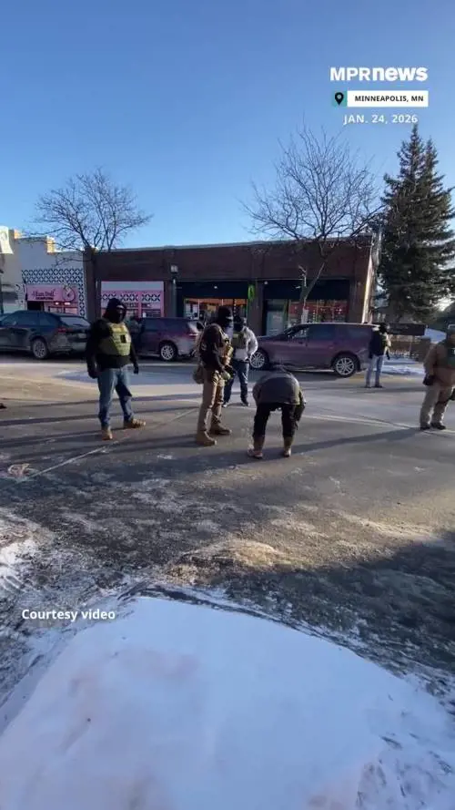 L'uccisione di Alex Pretti - Immagini forti