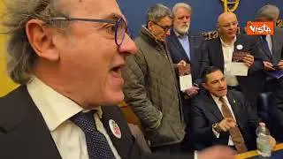 Conferenza del Comitato Remigrazione alla Camera, Pd, M5s e Avs occupano la Sala Stampa