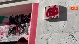 Vandalizzata con vernice rossa e scritte "fascisti di me**" sede Fratelli D'Italia a Roma Garbatella