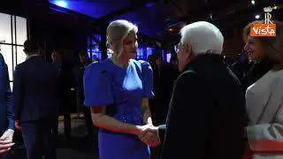 Milano-Cortina, la stretta di mano tra Mattarella e Vance alla Fabbrica del Vapore a Milano