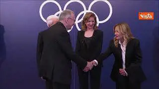 Milano Cortina, il Segretario di Stato Vaticano Parolin arriva alla cerimonia d'apertura