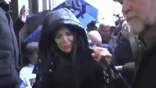 I Moretti aggrediti dai parenti delle vittime