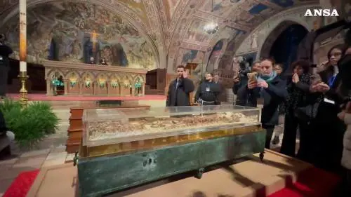 Assisi, iniziata l'ostensione delle spoglie di San Francesco