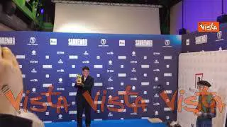 Le foto di Sal Da Vinci con il premio di Sanremo