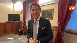 Il dietro la tenda dell'intervista con Conte del direttore di Agenzia Vista Alexander Jakhnagiev