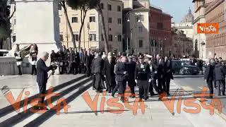 L'arrivo di Mattarella all'Altare della Patria per la Giornata dell'Unità Nazionale