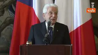 Mattarella a Praga: Dopo Ucraina indifferibile avere difesa comune Ue