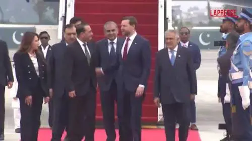 L'arrivo di Vance in Pakistan per i negoziati con Teheran