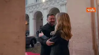 L'abbraccio tra Meloni e Zelensky all'arrivo del Presidente ucraino a Palazzo Chigi