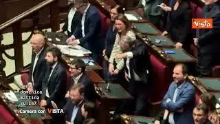 Bella Ciao e Inno su Camera con Vista su La7 ma guarda in alto, di Alexander jakhnagiev