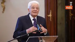 Mattarella ricorda Don Milani: Solo chi punta in alto fa la differenza