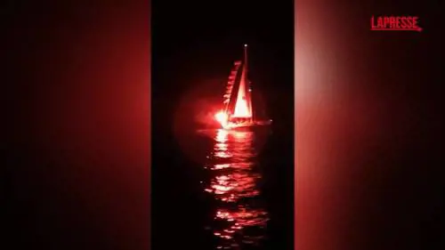 "Siete in una zona proibita". Così è stata fermata la Flotilla 