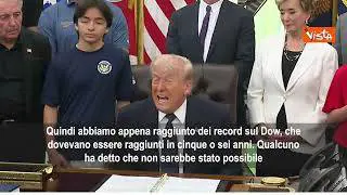 Trump parla di guerra Iran con bambini nello Studio Ovale: Forse siete troppo giovani per questo