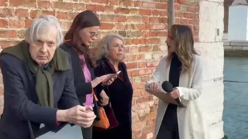 Sgarbi alla Biennale per Bansky: guarda il video
