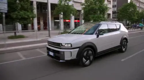 Hyundai Nexo debutta in Italia insieme alle nuove stazioni di idrogeno: il video