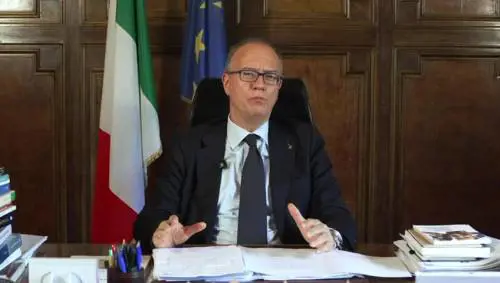 Piano Estate 2026: Valditara firma il decreto da 300 milioni di euro