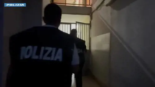 Poliziotti infedeli vendevano dati riservati di vip, cantanti e calciatori
