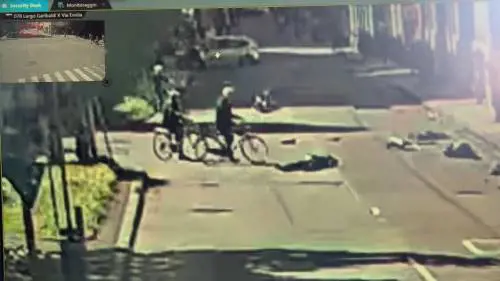 Modena, il video dell'auto che falcia i passanti