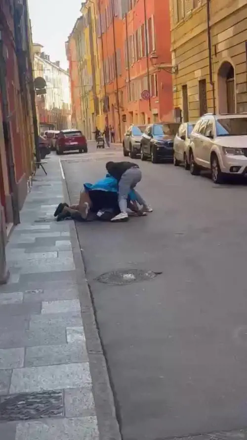 Il video - Così i passanti hanno fermato Salim El Koudri