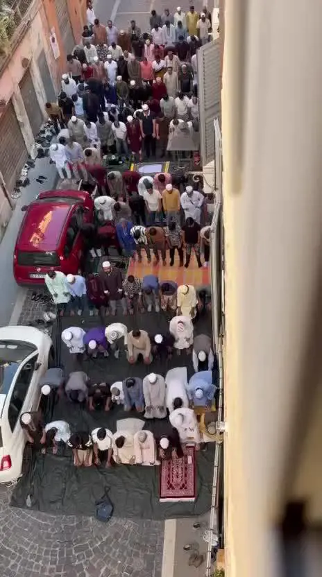 Civitavecchia, strada chiusa per la festa islamica